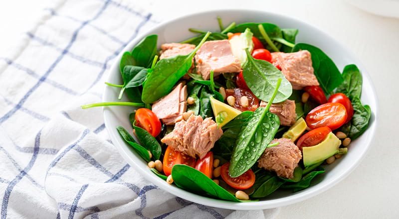 salat z tuntsem ta kinoa