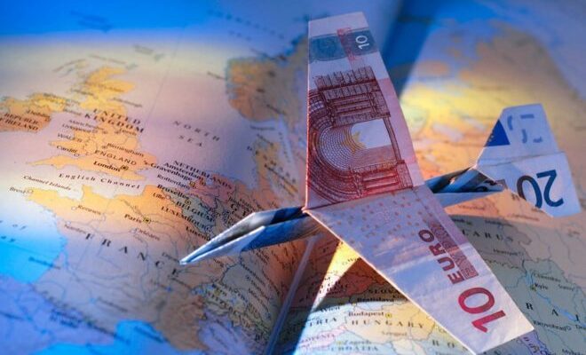 Бюджетні подорожі як літати лоукостами та знаходити дешеве житло.